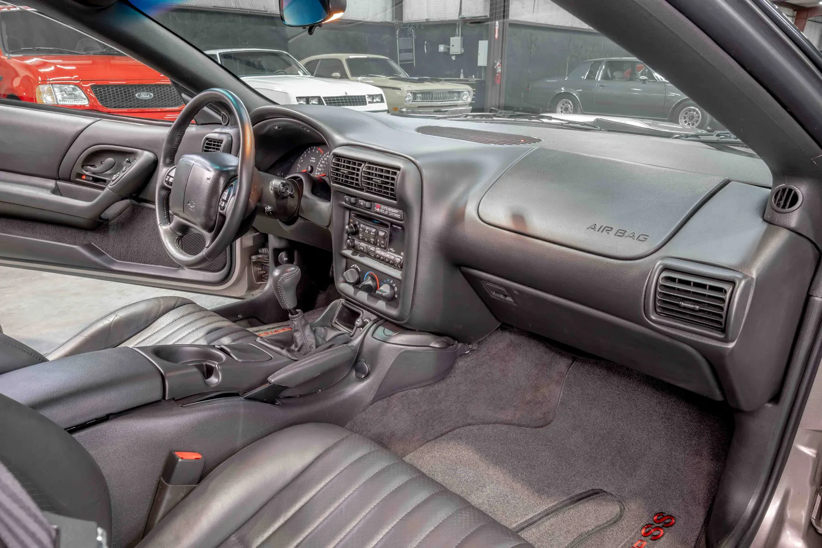 2002-Chevrolet-Camaro-Pewter Metallic-2G1FP22G922158374-48.jpg
